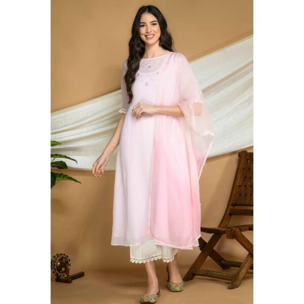 Women Pink & White kurta with Trousers & Dupatta